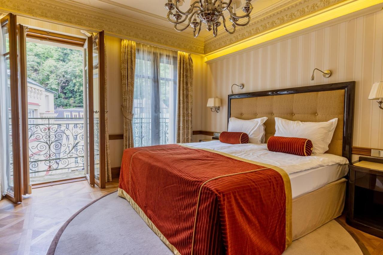 แกรนด์โฮเต็ล พัปป์ Hotel การ์โลวีวารี ภายนอก รูปภาพ